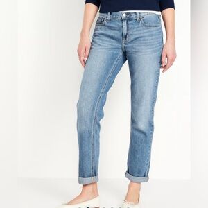 Old Navy Mid-Rise Wow Boyfriend Straight Jeans